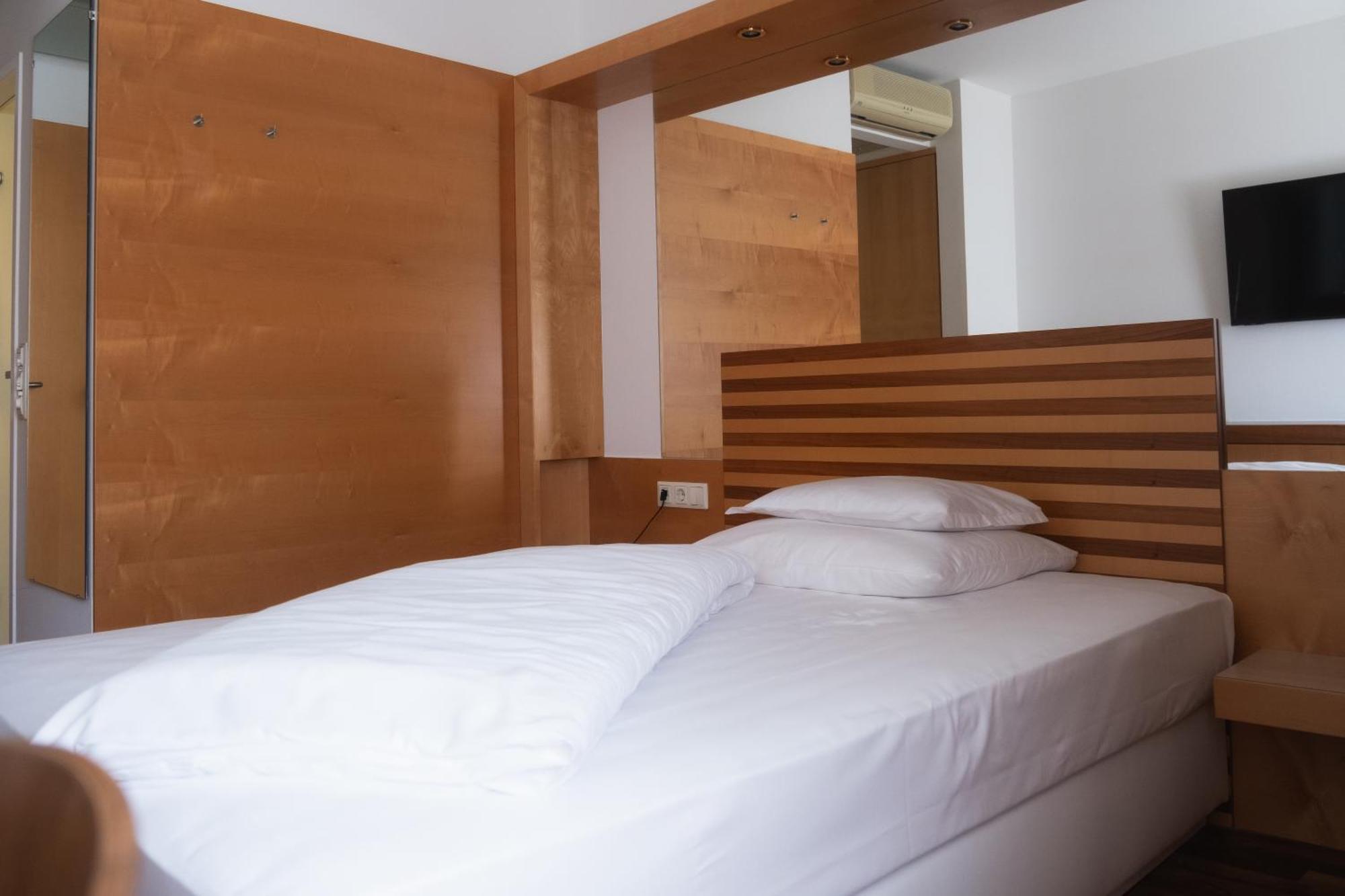 City-hotel Hotel